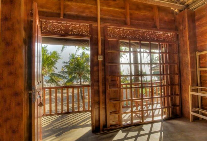 Номер Стандарт Вид на Море с Балконом, The Green Rooms Surf & Yoga Camp   On The Beach   Prime Location Renovated 2024