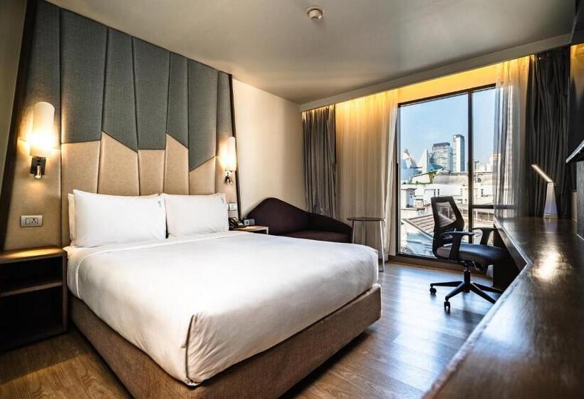 Номер Superior Кровать Куин, Holiday Inn Express Bangkok Sukhumvit 11, An Ihg