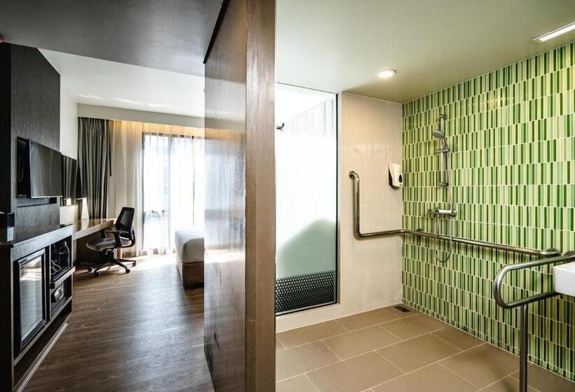 Номер Стандарт Адаптированный для Инвалидов, Holiday Inn Express Bangkok Sukhumvit 11, An Ihg