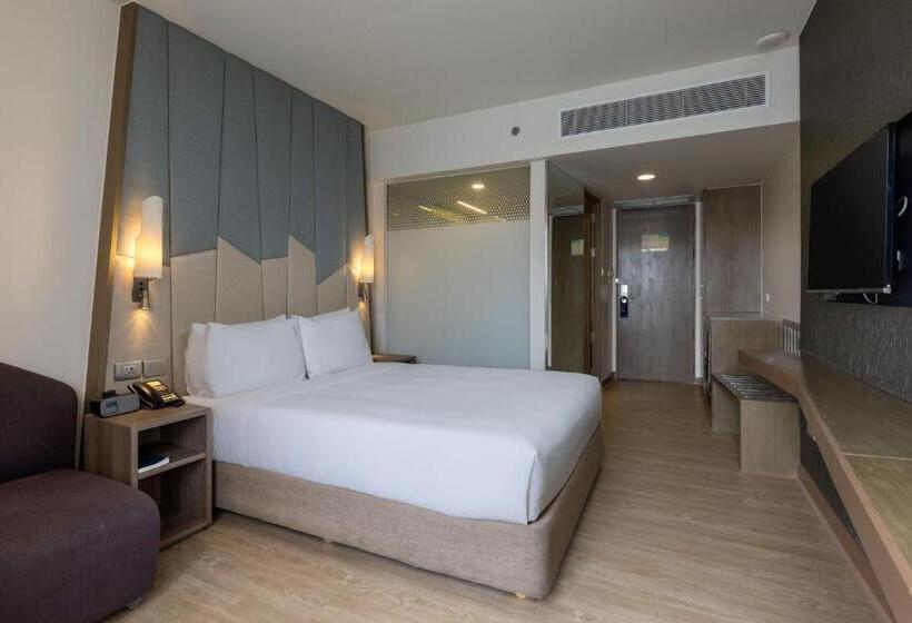 Номер Superior Кровать Куин, Holiday Inn Express Bangkok Sukhumvit 11, An Ihg