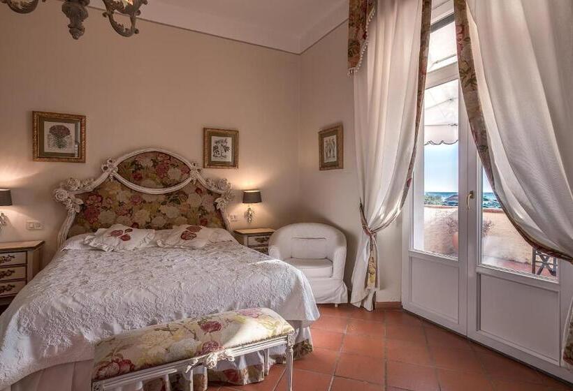 Classic room with balcony, Villa Maremonti