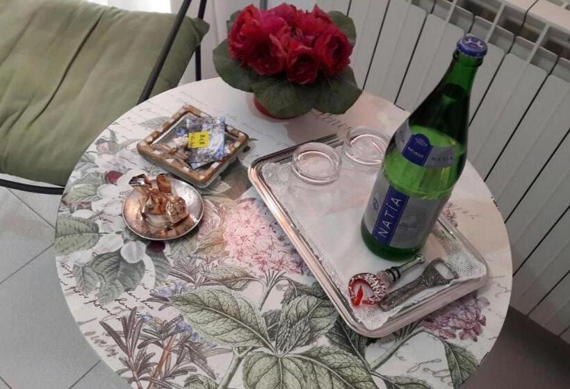 اتاق استاندارد چهارنفره با بالکن, B&b Villa Ada