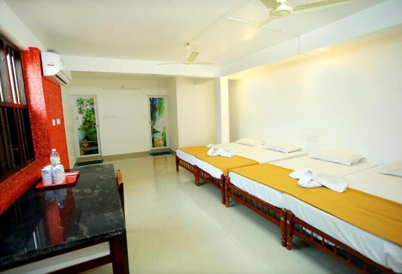 Семейный Номер, Cherai Beach Palace