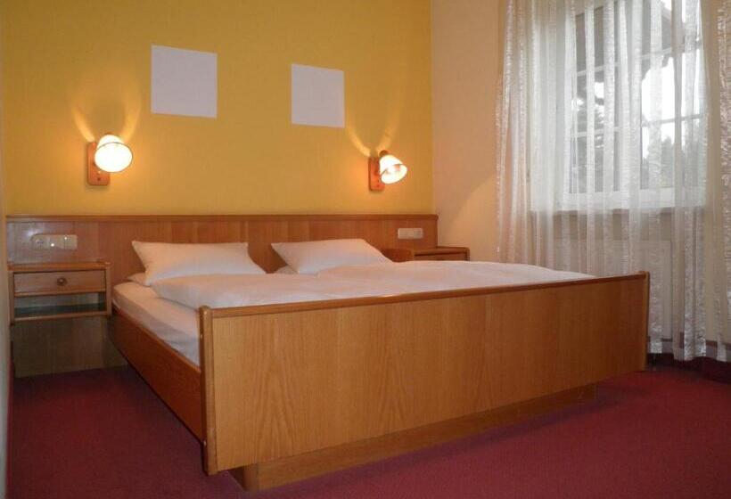 Номер Стандарт, Und Gasthof Ritter St. Georg