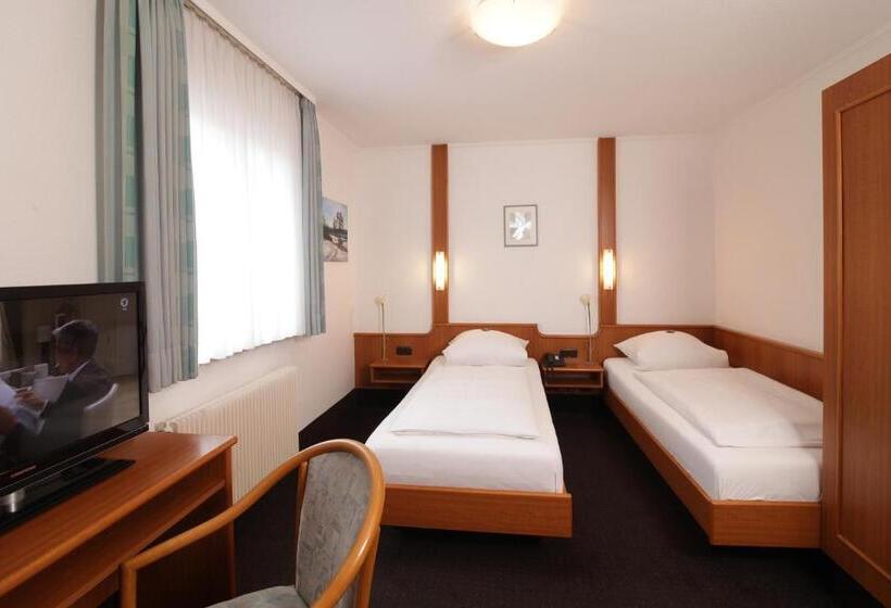 Номер Стандарт, Und Gasthof Ritter St. Georg