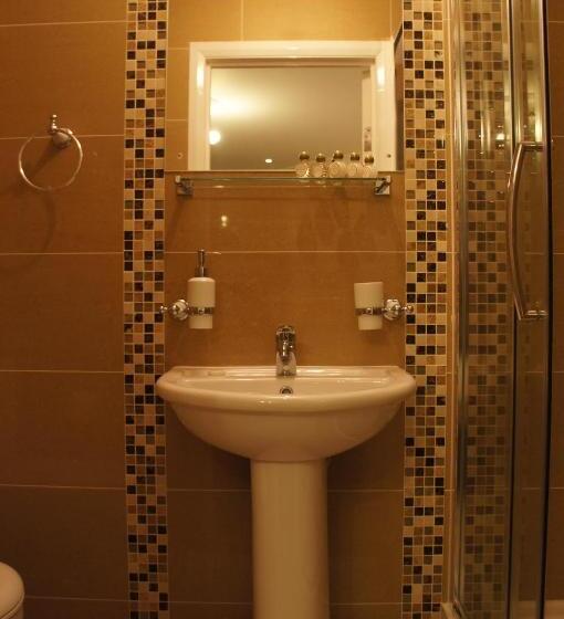 اتاق استاندارد یک نفره, Sapphire Hotel London