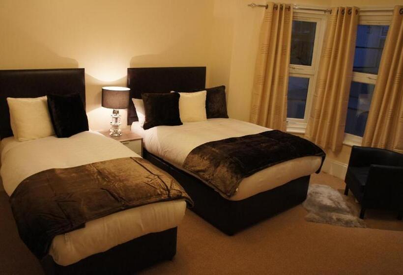 اتاق استاندارد سه نفره, Sapphire Hotel London
