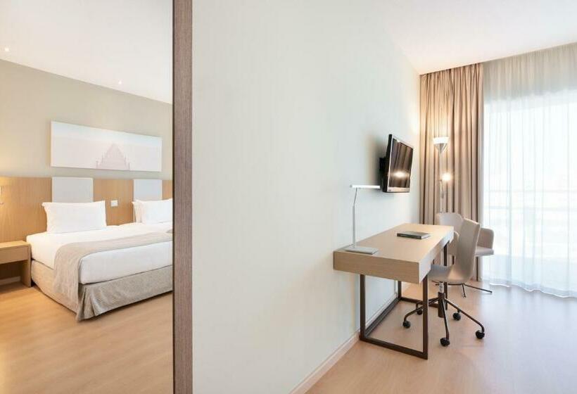 Полулюкс, Eurostars Oasis Plaza