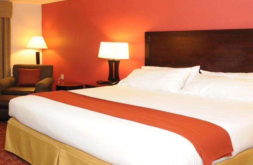 Номер Стандарт Кровать Кинг Адаптированный для Инвалидов, Holiday Inn Guin, An Ihg