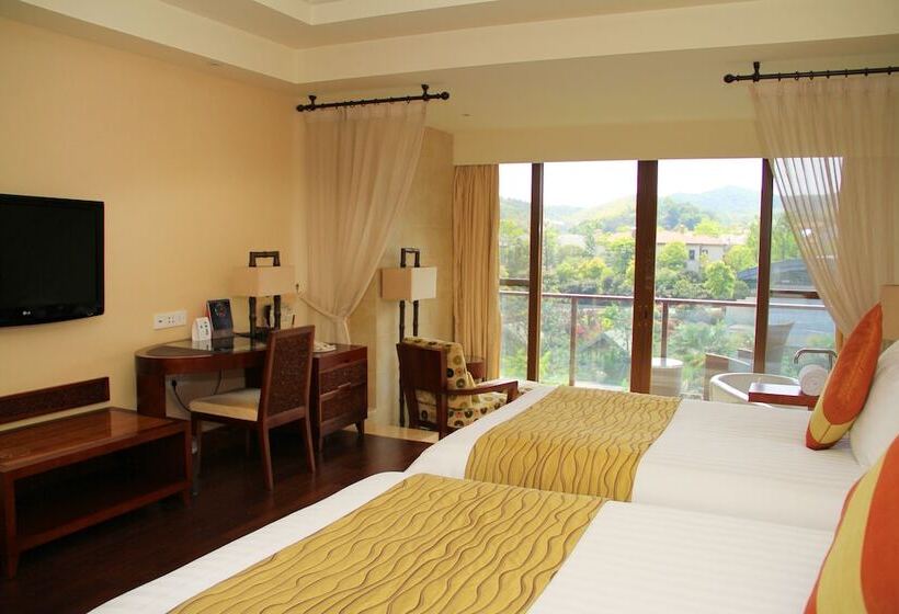 Номер Deluxe Вид на Сад, New Century Resort Jiu Long Lake Ningbo