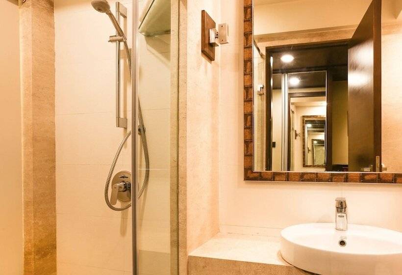 Номер Deluxe, Treebo Premium Eden Residency