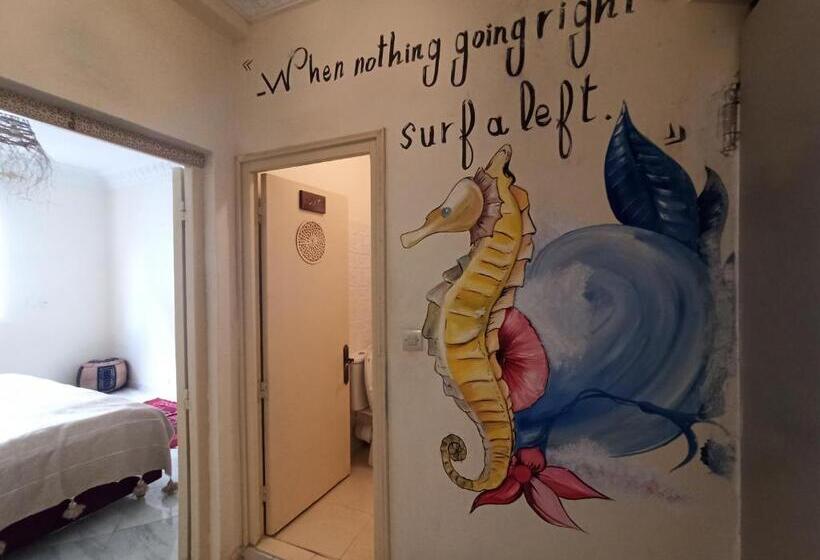 اتاق استاندارد, Happy Surf Hostel