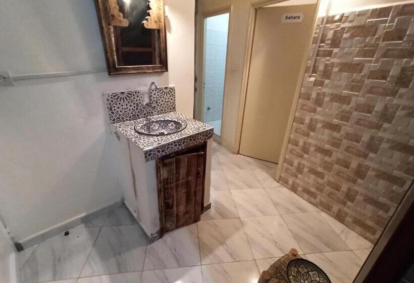 تختخواب در اتاق مشترک, Happy Surf Hostel