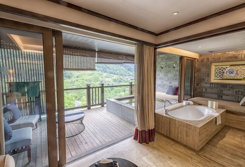 Номер Стандарт с Террасой, Banyan Tree Chongqing Beibei