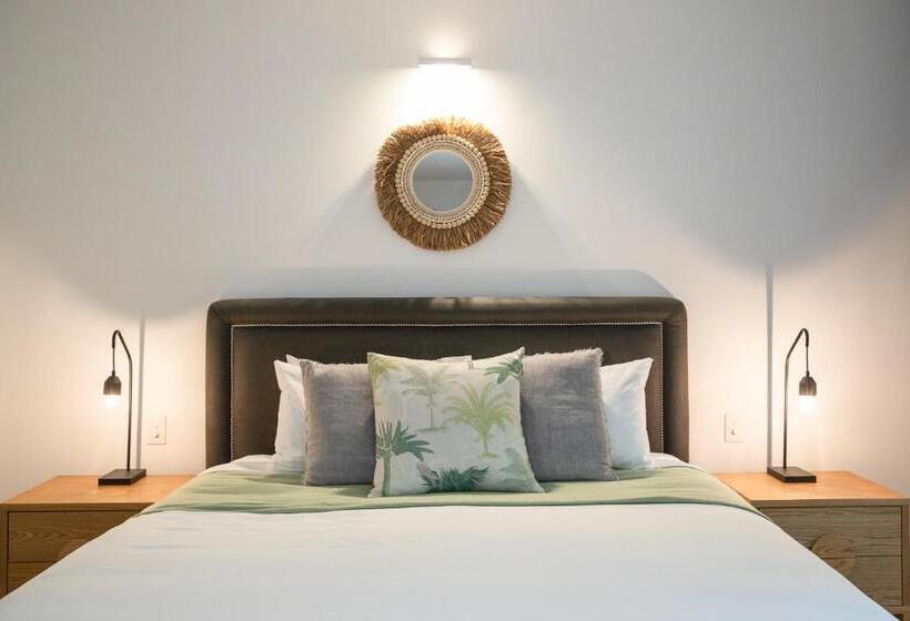 스탠다드 스튜디오, Beach Suites