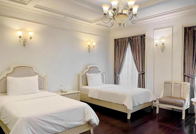 اتاق لوکس با چشم‌انداز شهر, Eldora