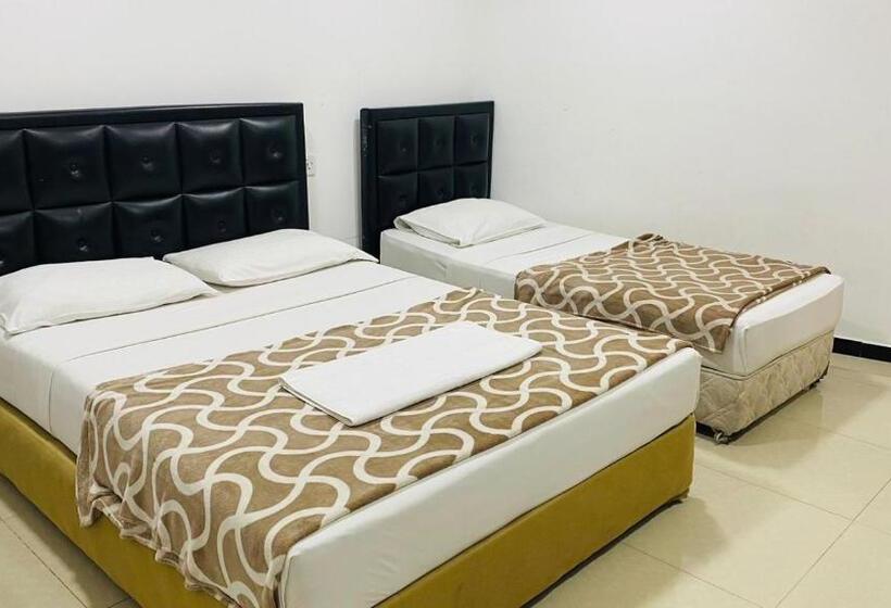 Номер Стандарт Трехместный, Saasha City