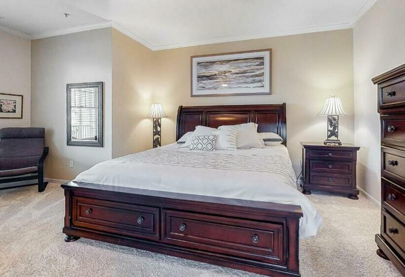 Апартаменты 3 Спальни, Bayside Resort     38047 Boxwood Terrace #101