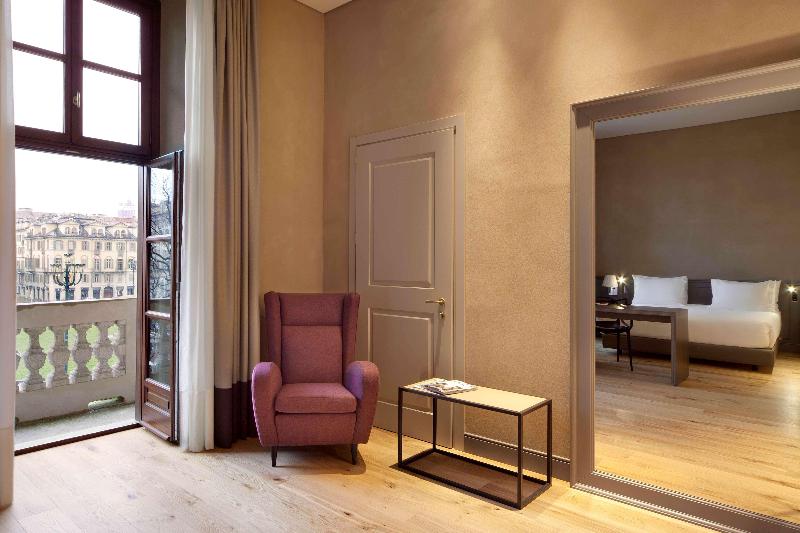 سوییت جونیور, NH Collection Torino Piazza Carlina
