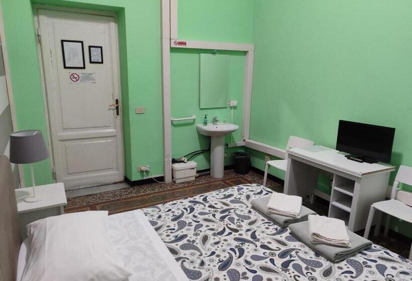 اتاق استاندارد با سرویس بهداشتی مشترک, Albergo Locanda Alambra