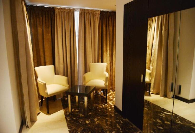 سوئیت با وان آب گرم, Samarons Hotels