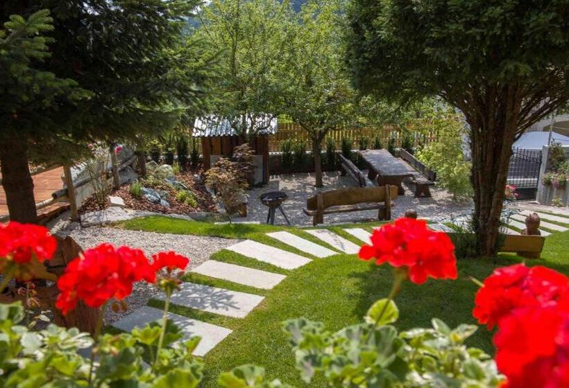 Семейный Номер, B&b La Curt Del Böff