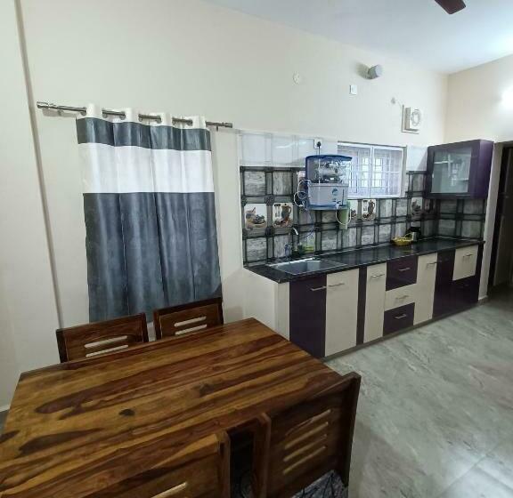 جناح عائلي, Doctor S Homestay