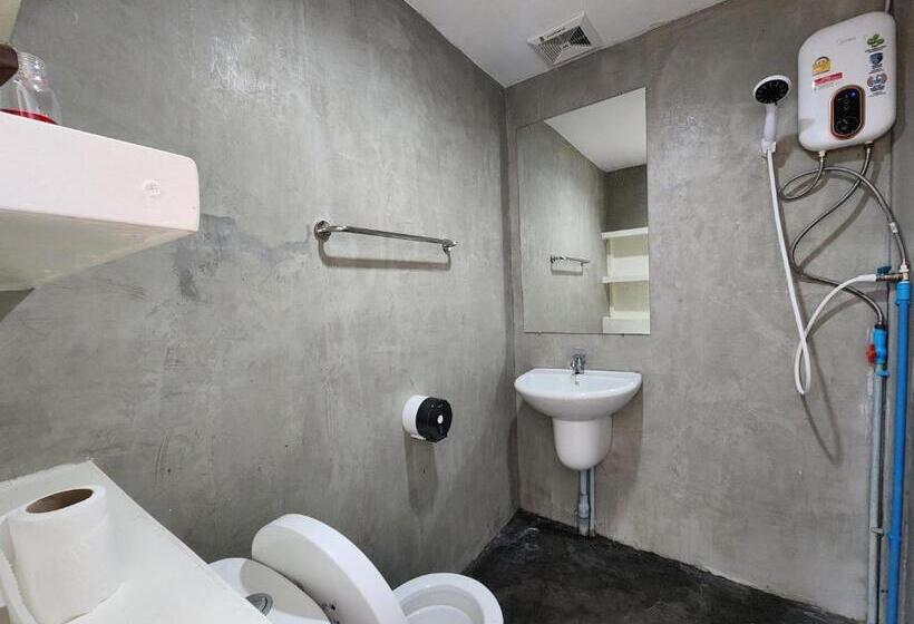 Suite with lake view, บ้านไร่ วรรณ วาลย์ รีสอร์ท