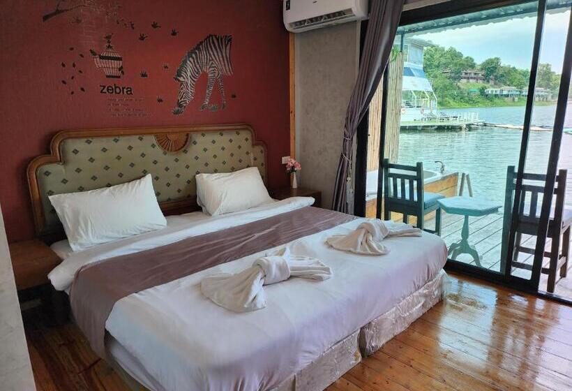 Suite with lake view, บ้านไร่ วรรณ วาลย์ รีสอร์ท