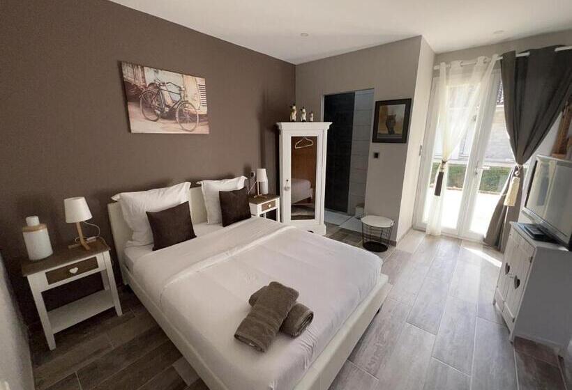 Номер Стандарт, Chez Saliha Et Serge