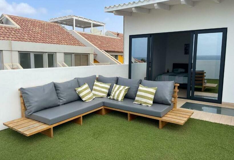 اتاق لوکس با چشم‌انداز دریا, New Rooftop Gem With Stunning Oceanview