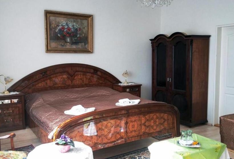 سوییت جونیور, Garni