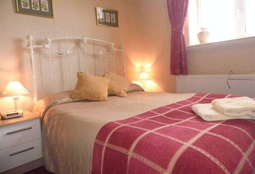 اتاق استاندارد با سرویس بهداشتی مشترک, Midway Guest House
