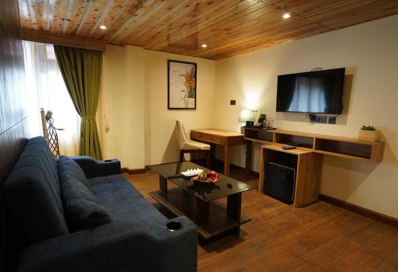 带大床的套房, Mount Magnolia Boutique Hotel & Spa