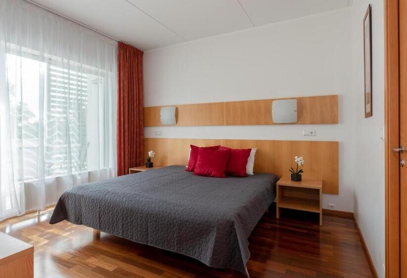 سوئیت با بالکن, Raadimõisa Hotell