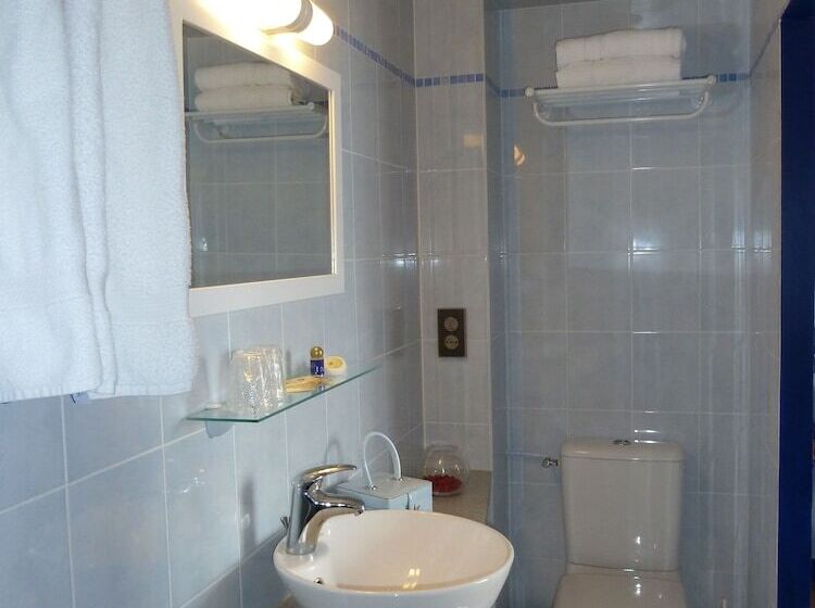 Номер Стандарт Трехместный, Breizh Hôtel