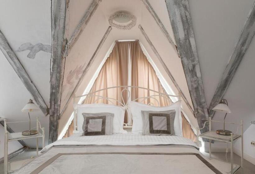 Пентхаус, Conacul Archia
