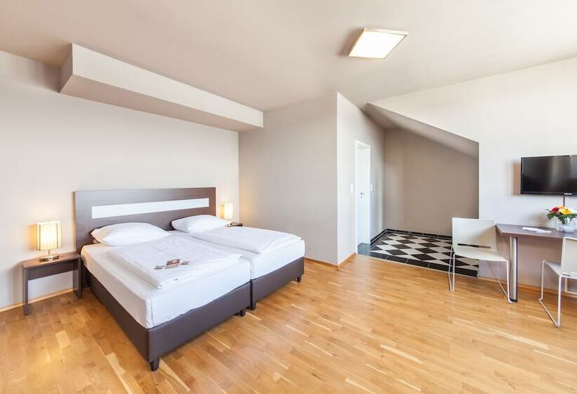 Номер Комфорт, Munique Frankfurt City