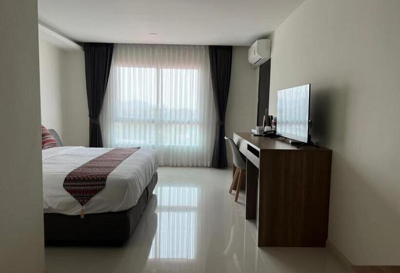 اتاق سوپریور با تخت بزرگ, Christella Hotel Laemchabang