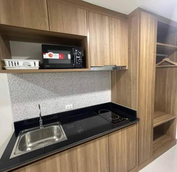 اتاق لوکس, Christella Hotel Laemchabang