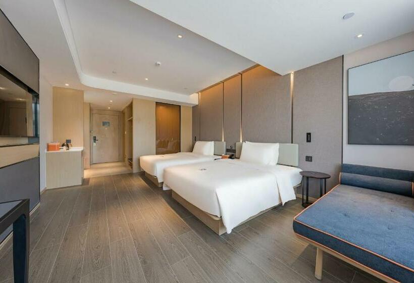 Номер Deluxe, Atour Hotel Wuxi Yuantouzhu Scenic Area Qianrong Road