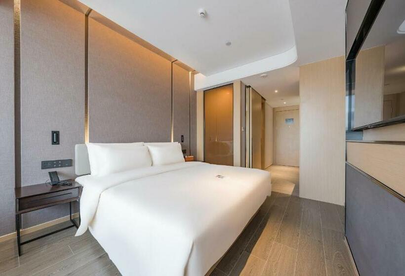 Номер Superior, Atour Hotel Wuxi Yuantouzhu Scenic Area Qianrong Road