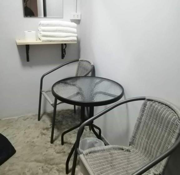 디럭스 룸, At Home Hostel