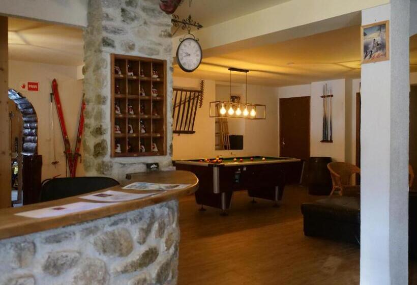 اتاق خانوادگی, Doume S Lodge