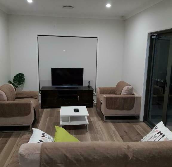 침실 3개 주택, Adwaga Lodge