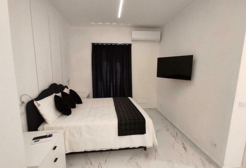 Номер Superior, Black & White