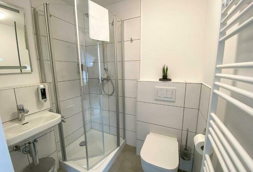 Номер Стандарт, Boardinghouse Breitscheid