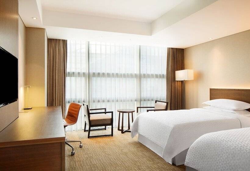 Номер Deluxe, Four Points By Sheraton Josun, Seoul Station