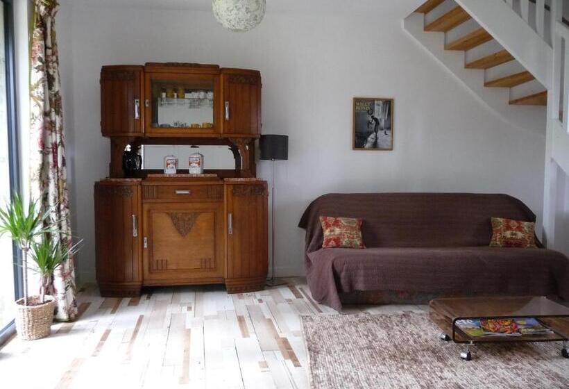 Люкс Вид на Сад, Bretagne Chambre D Hôtes Suite 53m2 Et Caravane Vintage Avec Cuisine Et Salle De Bains Privées Britt