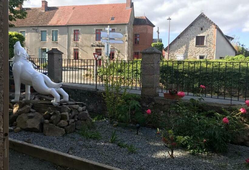 Номер Стандарт, Auberge De La Fontaine Aux Loups